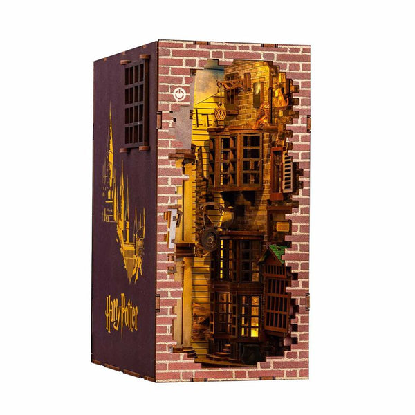 Tiny Adventures Book Nooks: Harry Potter - Diagon Alley