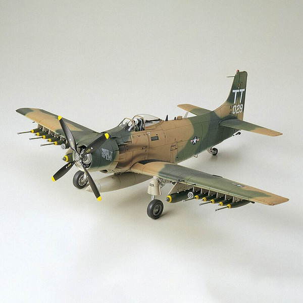 1/48 Douglas A1J Skyraider USAF Scale Model