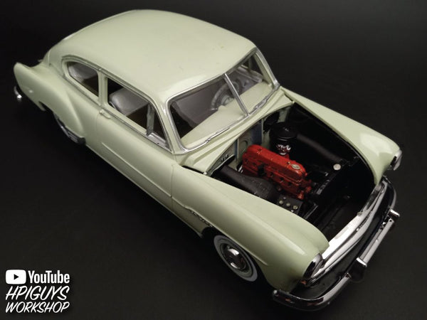 AMT 1/25 1951 Chevrolet Fleetline Model Kit (Level 2)