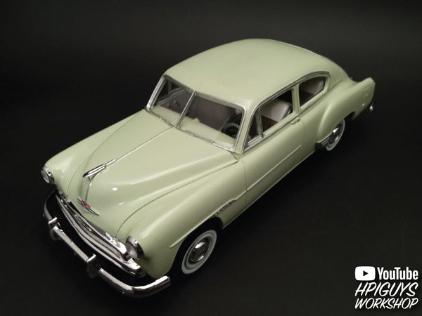 AMT 1/25 1951 Chevrolet Fleetline Model Kit (Level 2)