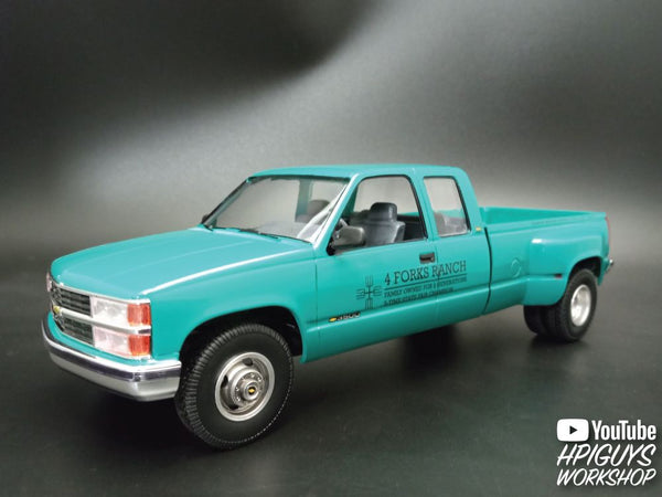 AMT 1/25 1996 Chevrolet C-3500 Dually Pickup Easy Build