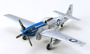 Tamiya 1/72 P-51D Mustang Plastic Model Airplane Kit