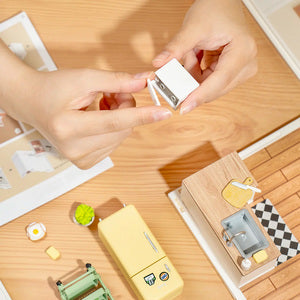 Rolife Happy Meals Kitchen DIY Plastic Miniature House