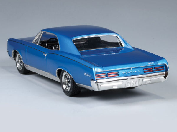 MPC 1967 Pontiac GTO Molded in White 1/25 Model Kit (Level 2)